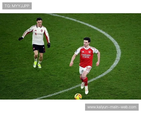 进攻有利原则与VAR回溯判罚的矛盾 比赛流畅性受冲击 进攻有利原则与VAR回溯判罚的矛盾 比赛流畅性受冲击